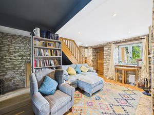 Lounge/Diner- click for photo gallery